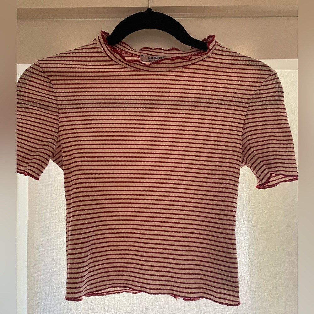 Zara striped crop top with scallop detail. Size small.